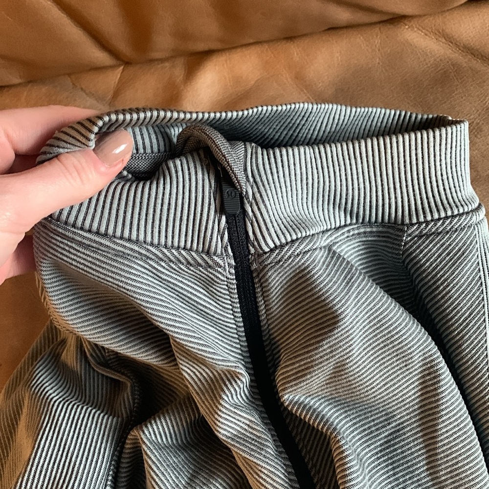 Lululemon top - Picture 5 of 6